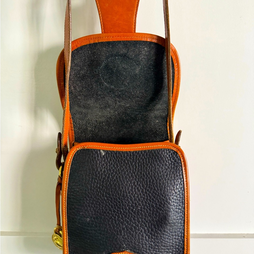 Vintage Dooney Bourke Black All Weather Leather Small Essex Crossbody Bag - Picture 6 of 6